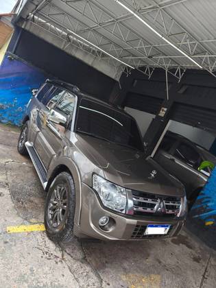 MITSUBISHI PAJERO FULL 3.8 HPE 4X4 V6 24V GASOLINA 4P AUTOMÁTICO MITSUBISHI PAJERO FULL 3.8 HPE 4X4 V6 24V GASOLINA 4P AUTOMÁTICO